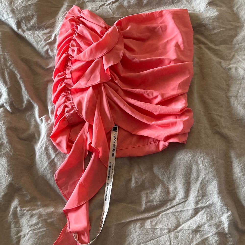 Mistress rocks coral skirt in size small